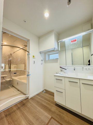 湘南の光と風に包まれる、茅ヶ崎東海岸南モダンレジデンス –の独立洗面台