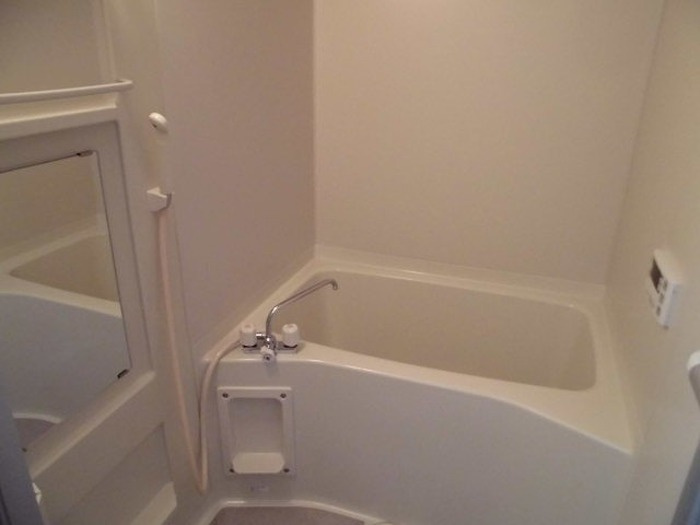 ウィスタリアの浴室