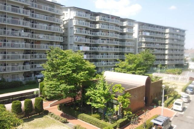 公社山田西第3次団地A3棟の外観