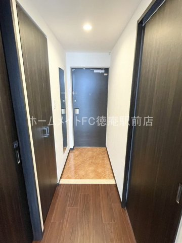 プレジオ森河内ASIANの玄関