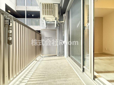 【バルコニー】 | アーバネックス堺筋本町 | 外からの目が気にならないバルコニーで洗濯物が干せます