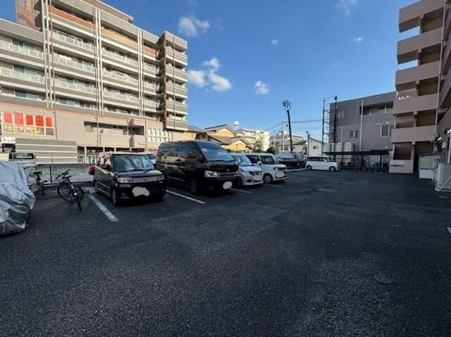 アルトピアーノの駐車場