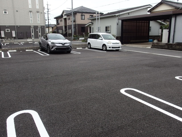 サンブレスの駐車場