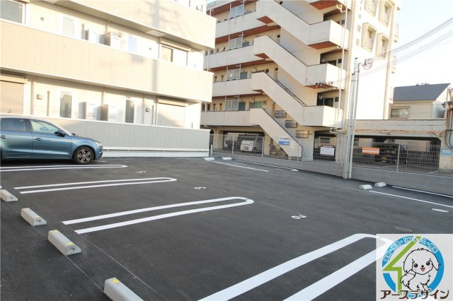 D-room国芳の駐車場
