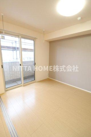 リヴィエールの内装|リビングルームの他に６．５帖と６帖の洋室があります◇