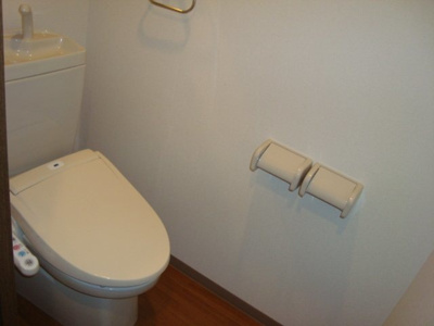 【トイレ】 | ヒンメルブロー (ＨＩＭＭＥＬ ＢＬＡ) | シャワー付トイレ