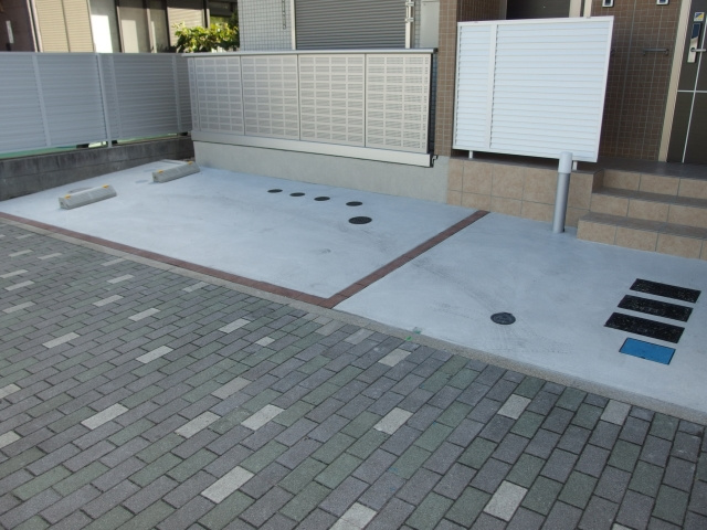 アーク岡崎の駐車場