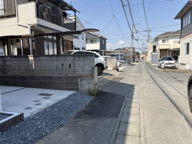 【前面道路含む現地写真】 | 本庄市中央第3期　クライン　新築戸建　全1棟　1号棟