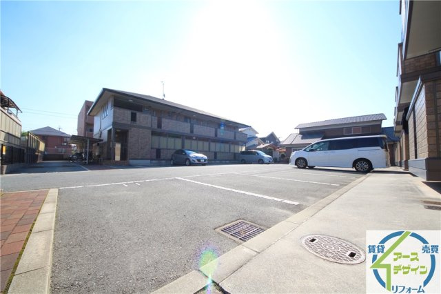 エスペランサ二見　の駐車場