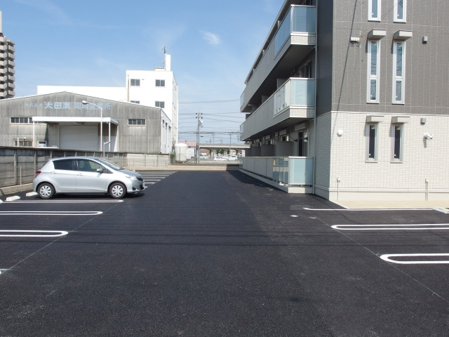 パーシモンの駐車場