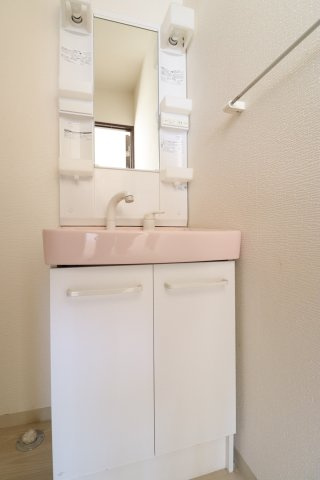 サンライズ通東町の独立洗面台