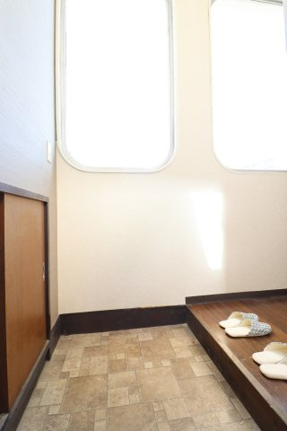 サンライズ通東町の玄関