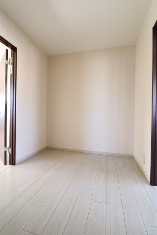 サンライズ通東町の洋室