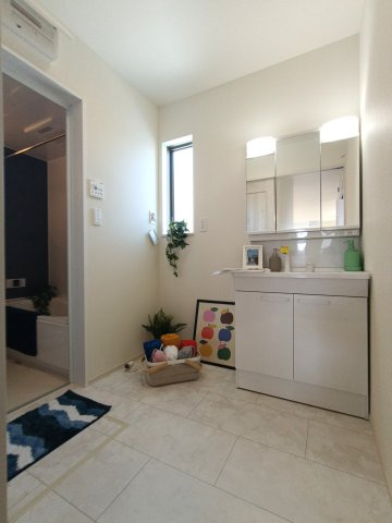 三郷市　戸ケ崎　新築戸建　全2棟の洗面所|施工例です