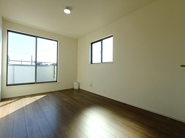 三郷市　戸ケ崎　新築戸建　全2棟の洋室|施工例です