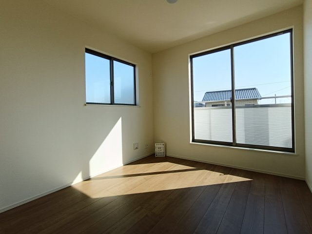 三郷市　戸ケ崎　新築戸建　全2棟の洋室|施工例です