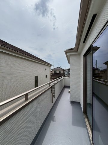三郷市　戸ケ崎　新築戸建　全2棟のバルコニー|施工例です