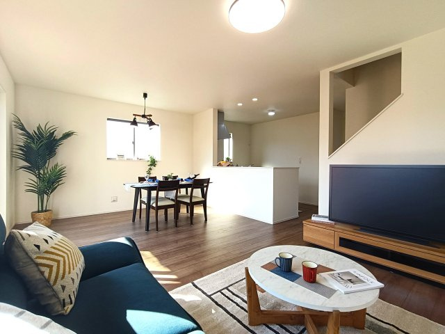 三郷市　戸ケ崎　新築戸建　全2棟の居間・リビング|施工例です