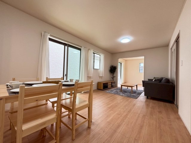 三郷市　戸ケ崎　新築戸建　全2棟の居間・リビング|施工例です