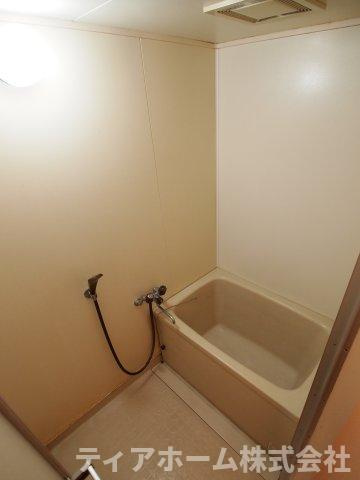 北葛城郡王寺町本町２丁目の賃貸マンションの浴室|お風呂です