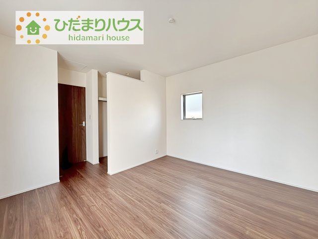【寝室】 | 第1取手市野々井　新築戸建 | 大きなベッドを置いても余裕の広さの主寝室♪