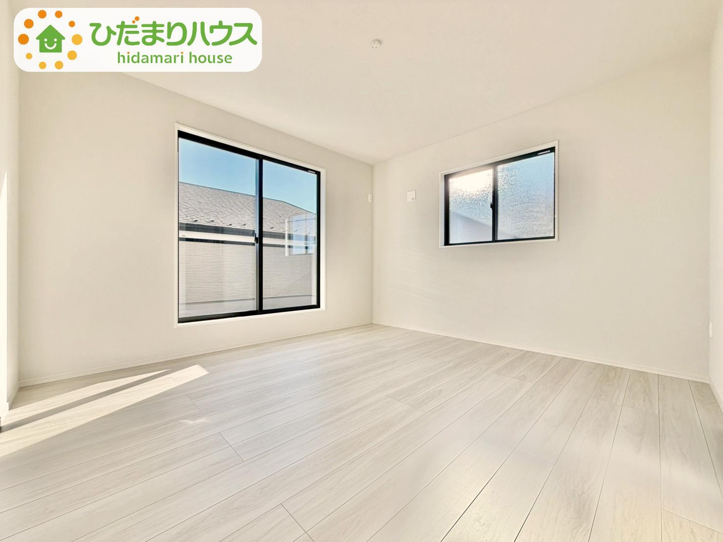 野田市山崎22期　新築戸建　3号棟の寝室|バルコニーに面していて、たっぷり光りの入る明るい主寝室です！							
