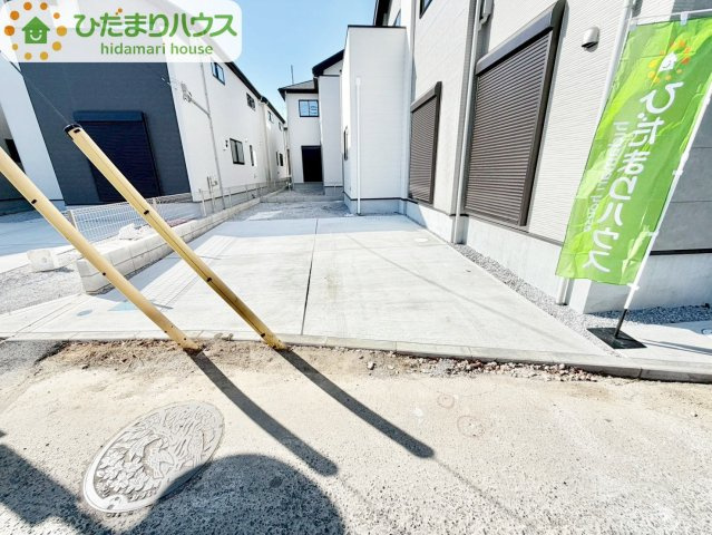 野田市山崎22期　新築戸建　3号棟の駐車場|角地 ： 北東 4m 公道、北西 4m 公道