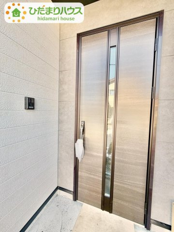 野田市山崎22期　新築戸建　3号棟の玄関|是非一度、ご家族そろってご内覧ください♪					
