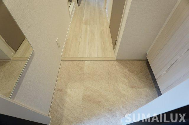 熊本市中央区新屋敷２丁目のアパートの玄関