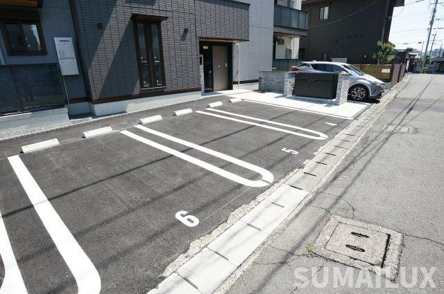 熊本市中央区新屋敷２丁目のアパートの駐車場