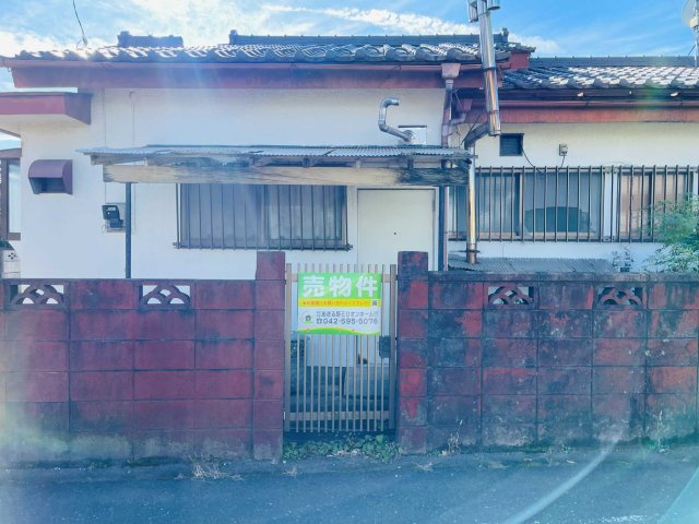 あきる野市山田　古家付売地の外観