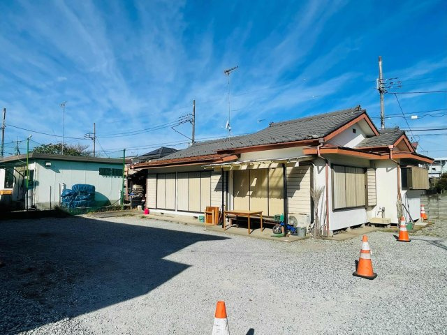 あきる野市山田　古家付売地の外観