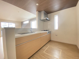 【キッチン】 | 沖縄市大里4期（全4棟）1・2・4号棟 | ※同仕様写真です