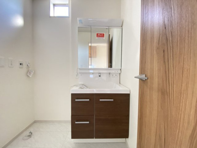 【独立洗面台】 | 沖縄市大里4期（全4棟）1・2・4号棟 | ※同仕様写真です