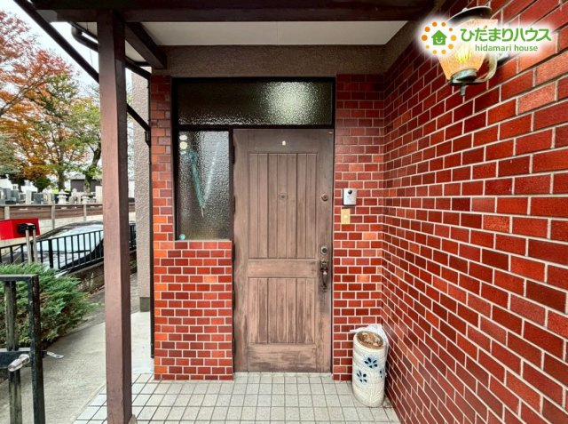 熊谷市久下　中古一戸建ての玄関