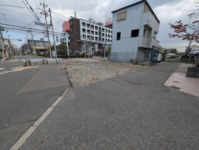 パークライフ上田西町の前面道路含む現地写真