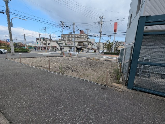 パークライフ上田西町の前面道路含む現地写真