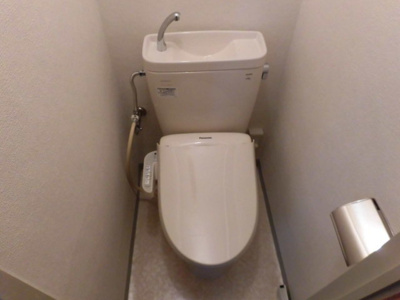 【トイレ】 | 和ハイツⅢ | ウォシュレット機能付きのトイレです