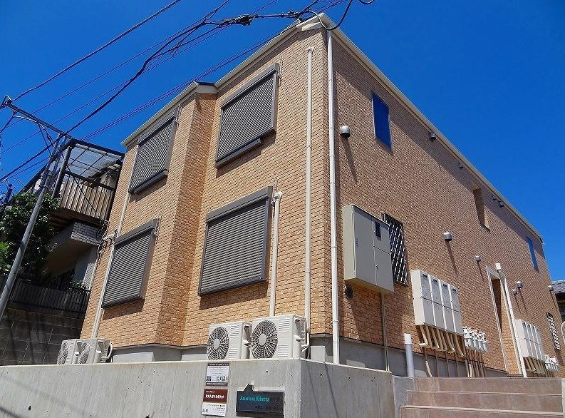 アメリカンリバティー東中野のエントランス