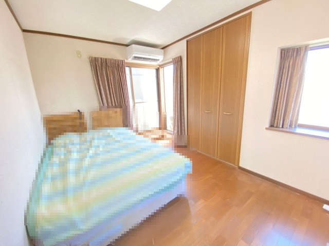 【価格改定】長岡京市奥海印寺火ノ尾の洋室|2階 洋室（約6.5帖）
子ども部屋にちょうどいい広さです。