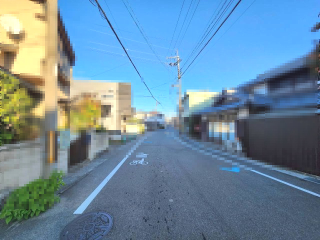 【価格改定】長岡京市奥海印寺火ノ尾の前面道路含む現地写真|専用通路で、プライベート空間がしっかり確保されています。
