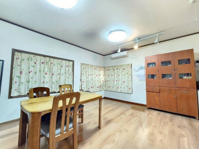 【価格改定】長岡京市奥海印寺火ノ尾のキッチン|家族が集まる約15帖のリビングダイニングキッチン。