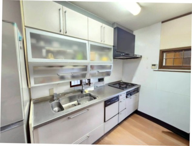 【価格改定】長岡京市奥海印寺火ノ尾のキッチン|3口ガスコンロ・グリル・食洗機付きの使い勝手の良いシステムキッチンです。