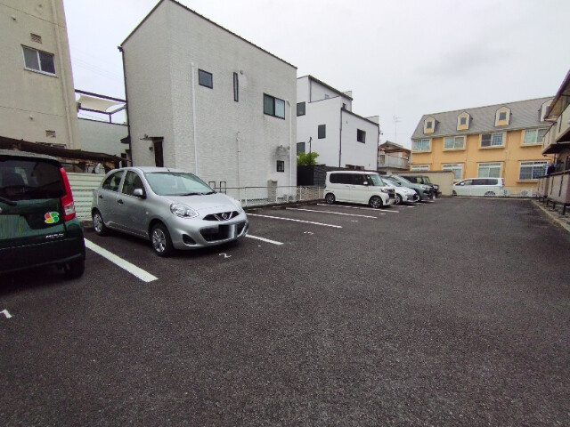 英苑Ⅱの駐車場