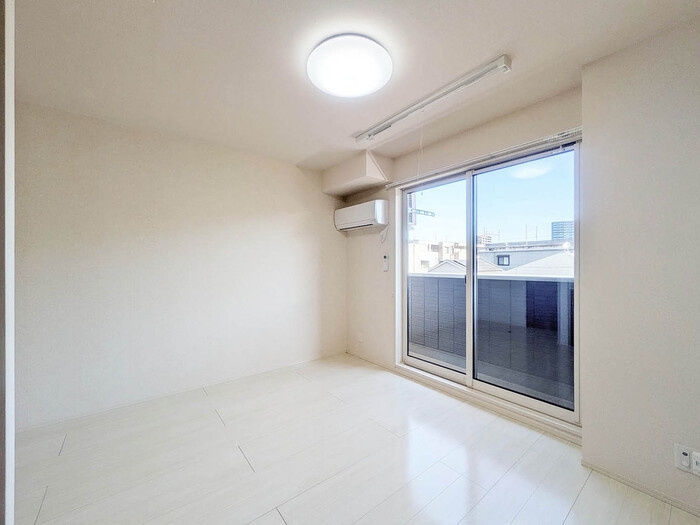 プリムヴェール弐十五番館の居間・リビング