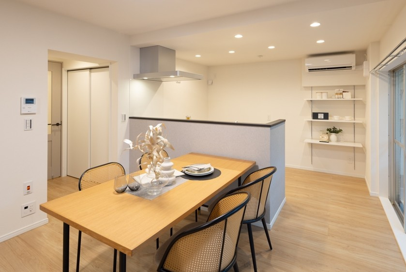 【居間・リビング】