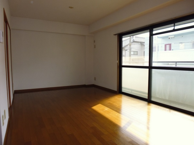 マンションアムールの居間・リビング|明るいリビング