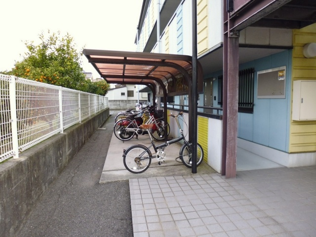 マンションアムールのその他共用部分|自転車置き場