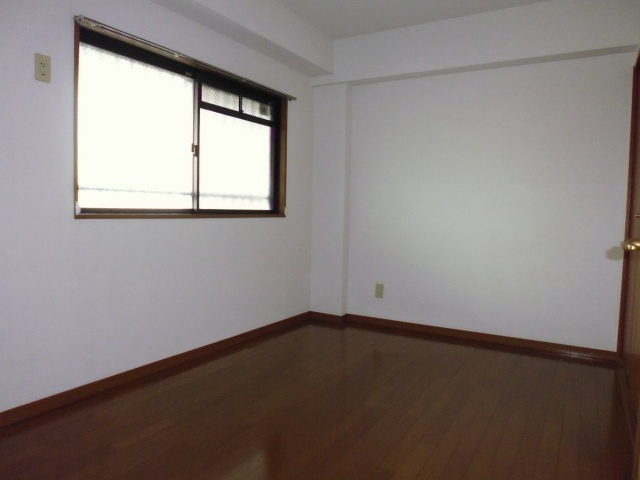 マンションアムールの居間・リビング|洋室5.3帖