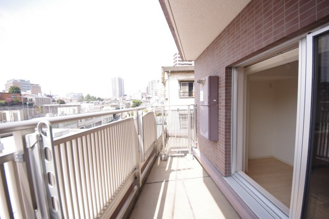 【バルコニー】